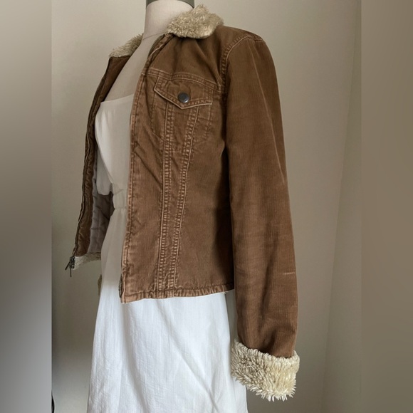 Abercrombie & Fitch Tan Corduroy Jacket with Cream Sherpa - Picture 2 of 5